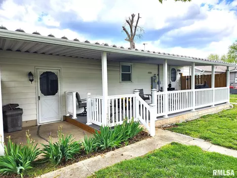 1441 E 3rd St, Centralia, IL 62801 photo 6