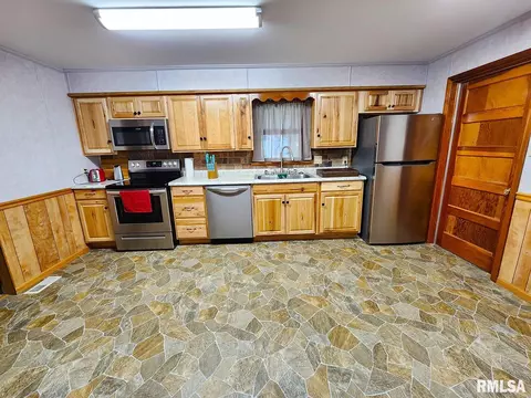 1441 E 3rd St, Centralia, IL 62801 photo 9