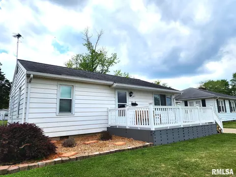 1441 E 3rd St, Centralia, IL 62801 photo 3