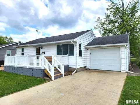 1441 E 3rd St, Centralia, IL 62801 photo 1