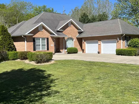 216 Orange St, Anna, IL 62906 photo 1