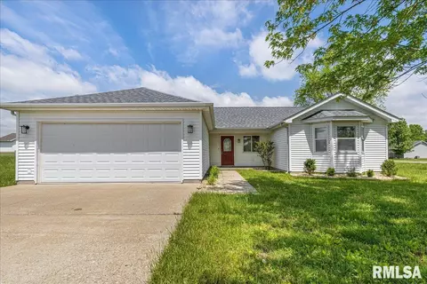 5850 Winterset Dr, Carterville, IL 62918