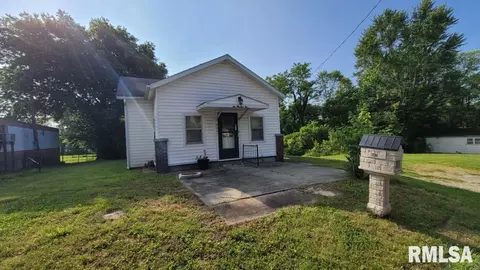 602 E High St, Anna, IL 62906 photo 2