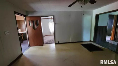 602 E High St, Anna, IL 62906 photo 10