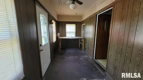 602 E High St, Anna, IL 62906 photo 7