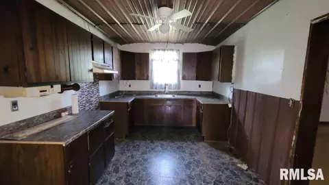 602 E High St, Anna, IL 62906 photo 11