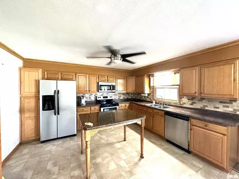 634 Sara, Centralia, IL 62801 photo 4