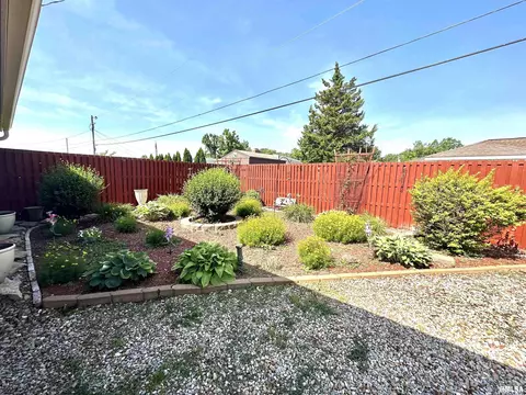 634 Sara, Centralia, IL 62801 photo 19
