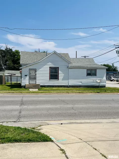 210 E Mccord St, Centralia, IL 62801 photo 1