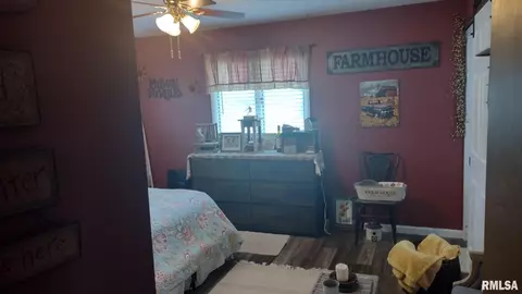 504 E Clark Trl, Herrin, IL 62948 photo 8