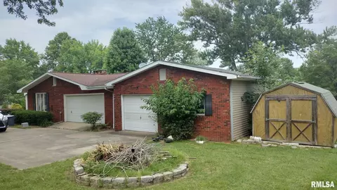 504 E Clark Trl, Herrin, IL 62948 photo 2