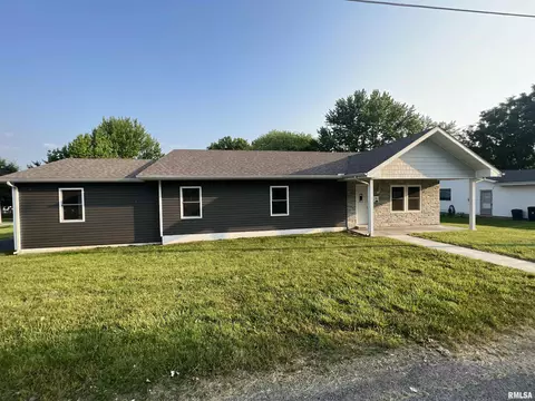 1506 E Clark St, West Frankfort, IL 62896