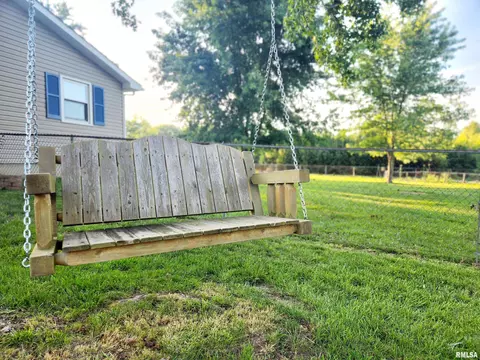 11574 E Radisson Rd, Mount Vernon, IL 62864 photo 3