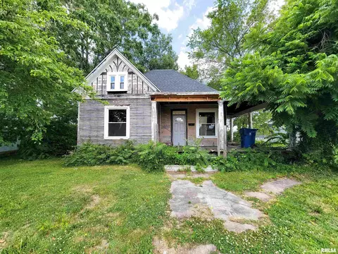 214 W 2nd St, Flora, IL 62839 photo 1