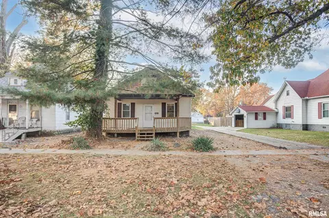 628 S Pine St, Centralia, IL 62801 photo 1