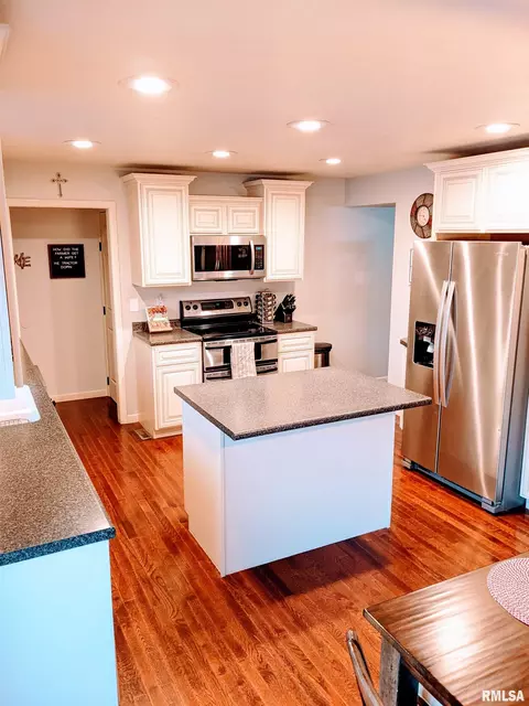 102 Belcher Dr, Anna, IL 62906 photo 5