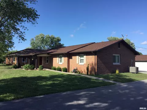 102 Belcher Dr, Anna, IL 62906