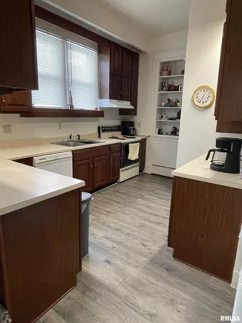 801 W Main St, Carmi, IL 62821 photo 11