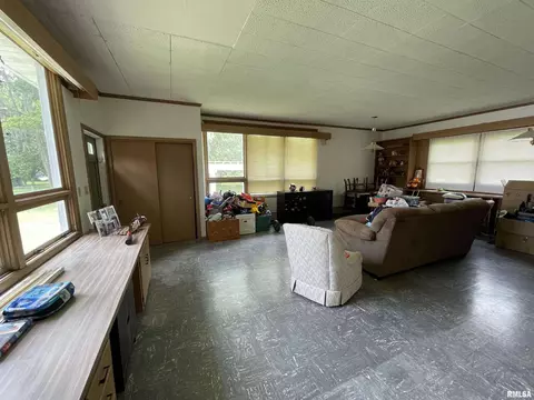 801 W Main St, Carmi, IL 62821 photo 18