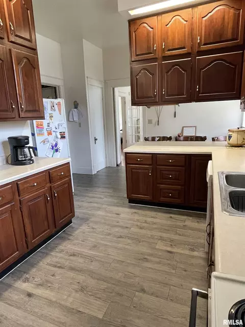 801 W Main St, Carmi, IL 62821 photo 12