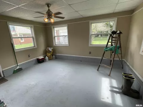 801 W Main St, Carmi, IL 62821 photo 21