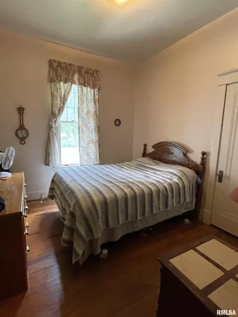 801 W Main St, Carmi, IL 62821 photo 14