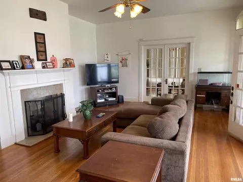 801 W Main St, Carmi, IL 62821 photo 5