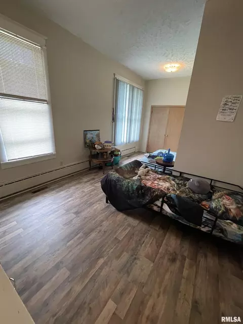 801 W Main St, Carmi, IL 62821 photo 15