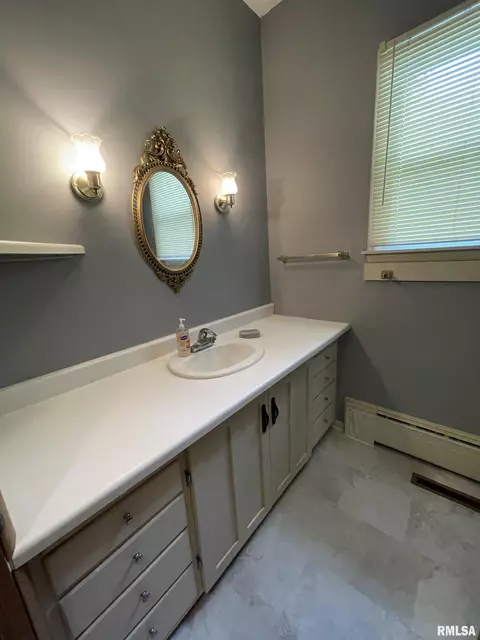 801 W Main St, Carmi, IL 62821 photo 19