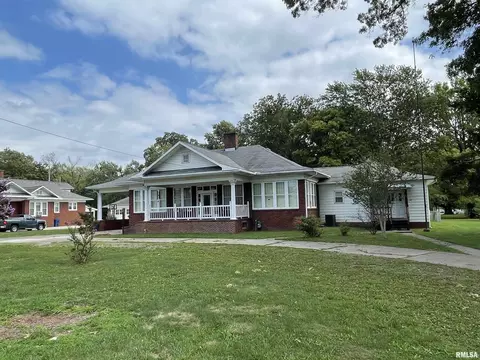 801 W Main St, Carmi, IL 62821 photo 3