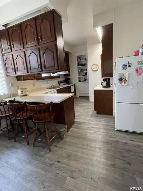 801 W Main St, Carmi, IL 62821 photo 10