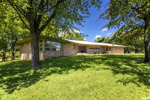1503 Miller Dr, Herrin, IL 62948 photo 2