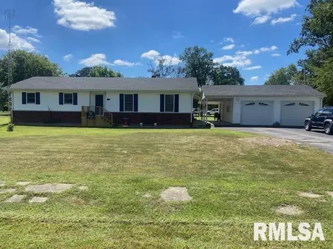 5106 W Franklin St, Sesser, IL 62884