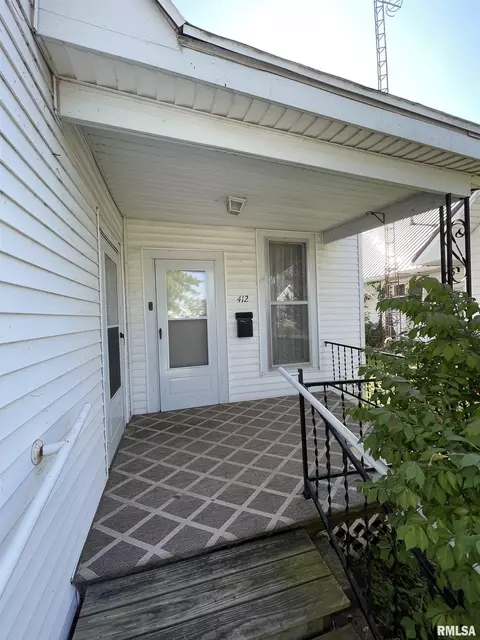 412 1st St, Carmi, IL 62821 photo 3
