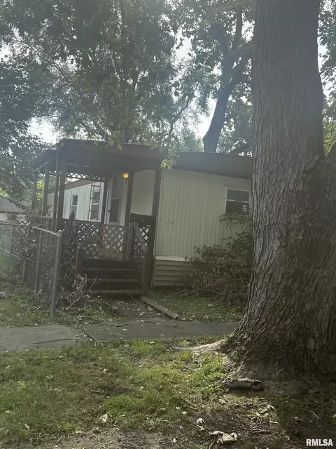 1107 S Marion St, Centralia, IL 62801 photo 2