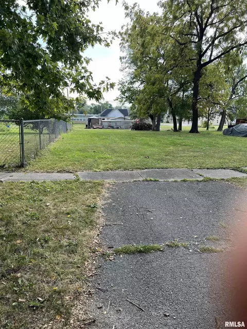 1107 S Marion St, Centralia, IL 62801 photo 9