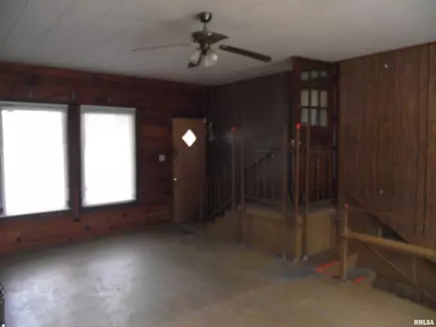 601 Washington Ave, Dowell, IL 62927 photo 15