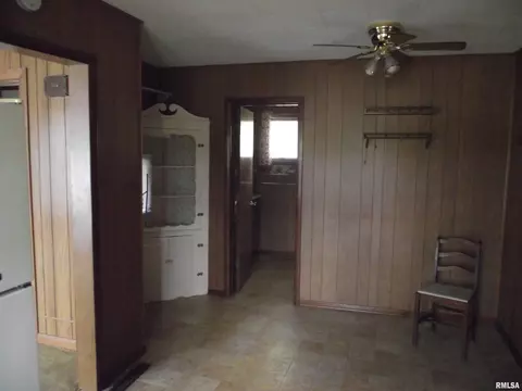 601 Washington Ave, Dowell, IL 62927 photo 7