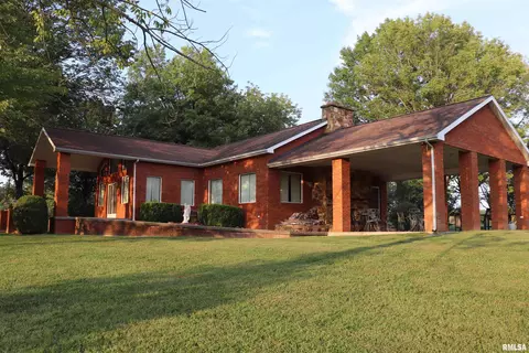 208 Silver Bullet Dr, Carbondale, IL 62901