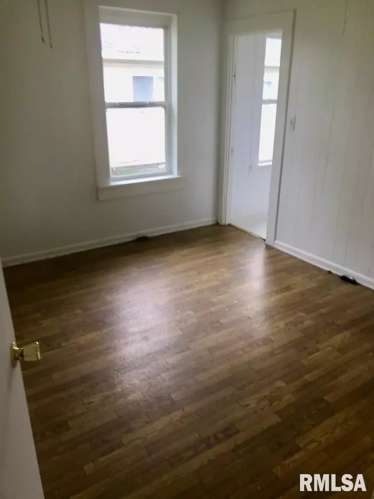 Bedroom - 1912 Hortense St, Murphysboro, IL 62966 photo 3 of 3