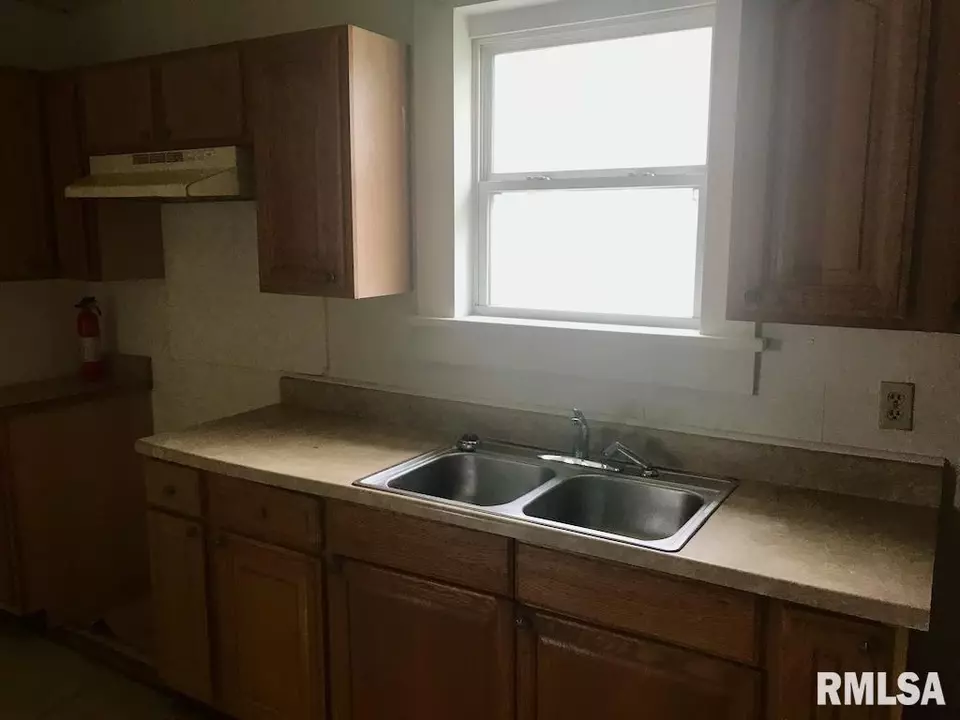 Kitchen - 1912 Hortense St, Murphysboro, IL 62966 photo 1 of 1