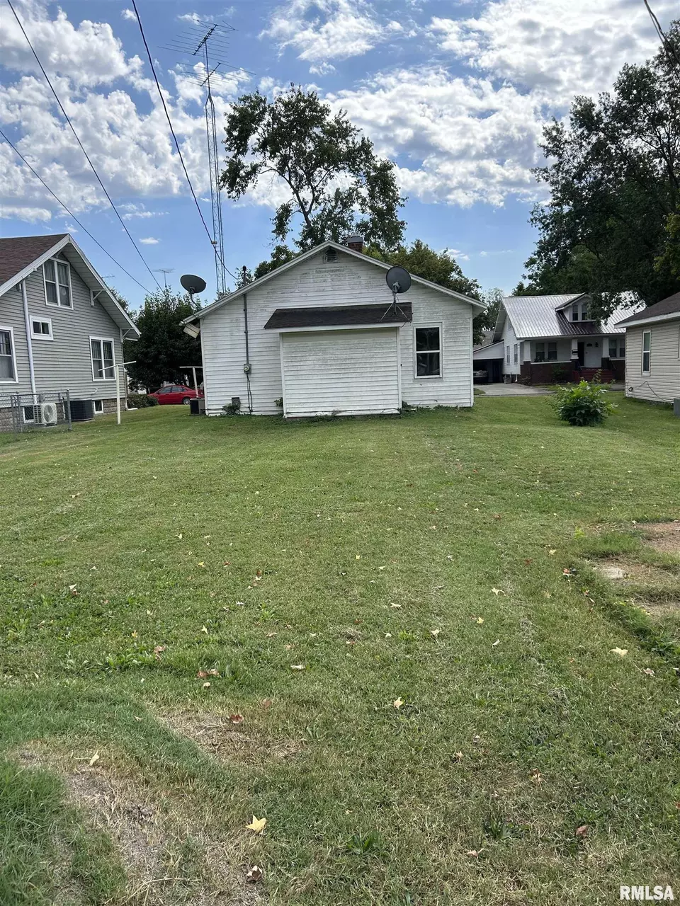 Exterior - 1912 Hortense St, Murphysboro, IL 62966 photo 4 of 5