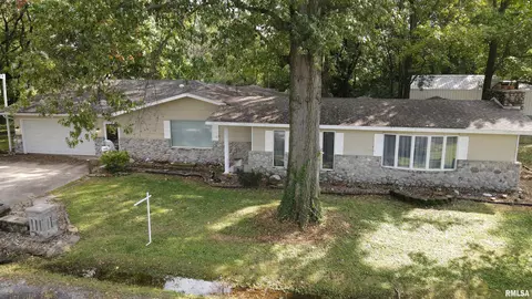 708 E Candy Cane Ln, West Frankfort, IL 62896