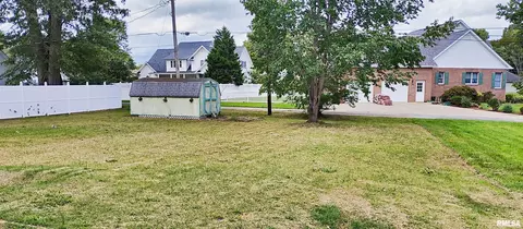 207 Baker Dr, Metropolis, IL 62960 photo 5