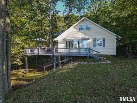 805 N Lakeshore Dr, Goreville, IL 62939