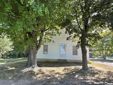 2708 Carnahan St, Eldorado, IL 62930