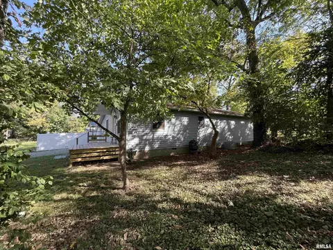 709 Maple St, Mount Vernon, IL 62864 photo 3