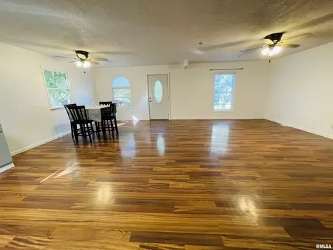 709 Maple St, Mount Vernon, IL 62864 photo 9