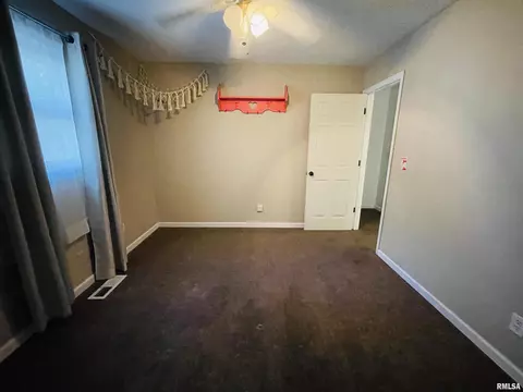 709 Maple St, Mount Vernon, IL 62864 photo 16