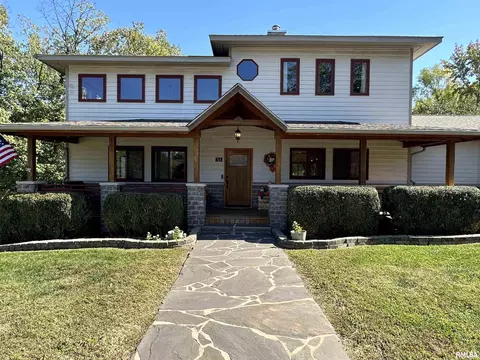 34 Lake Indian Hills Trl, Carbondale, IL 62902